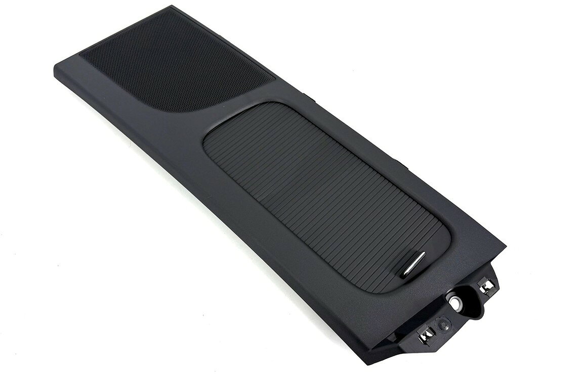 PRODUCT DETAILS ポルシェ純正 リア ストレージ コンパートメント カバー (Rear Storage Compartment Cover) OEM パーツ【商品情報】・メーカー：ポルシェ純正/対応・部品名：リア ストレージ コンパートメント カバー (Rear Storage Compartment Cover)・品番：個別にお問い合わせください【ご注意】・米国取り寄せ2〜3週間・適合は車台番号/品番で要確認。 ■ 商品について 海外輸入品（説明書は英語表記の場合あり） ■ ご注意 ・掲載画像は実物に近い色味になるよう調整しておりますが、ご利用の環境により差異が生じる場合があります。・複数店舗で在庫を共有しているため、ご注文後に在庫切れとなる場合がございます。 ■ 納期について お届けの目安を必ずご確認ください。 海外正規ルート仕入れ品 海外ブランド ▼ 海外正規ブランド店 正規代理店 ▼ 当 店 ※本商品は並行輸入品です 製造元は正規品と同一のブランド・メーカーです。当店では海外正規ルートより仕入れた商品を取り扱っております。流通ルートが異なるのみで、商品自体に違いはございません。 ── 当店の商品について ── 正規品のみ取り扱い 海外正規店・正規代理店から商品を直接仕入れ、国内に輸入して販売しております。 日本未入荷・海外限定モデルも多数 日本未入荷・海外限定モデルも多数取り扱っております。サイズ・カラー違いや海外限定で販売された製品など、日本では手に入りにくいアイテムをお届けいたします。 お求めやすい価格の理由 海外市場での価格差や流通ルートの違いにより、国内販売価格よりお求めやすくなっております。品質はそのままに、よりお手頃な価格でお届けいたします。 安心保証 ご使用前に万が一、製品に不具合がございました場合は、交換または商品代金のご返金にて対応させていただきます。商品到着後5日以内にご連絡ください。 ご注意 海外からの輸入品となります。海外輸送のため、外箱に軽微なスレ等がある場合がございますが、商品本体には影響ございません。 ※在庫状況は仕入先の在庫情報をもとに出来る限り正確に表示しておりますが、取寄せ商品のため、タイミングによりご注文後に欠品・キャンセルとなる場合がございます。 お探しの商品がございましたら、お気軽にご相談ください。
