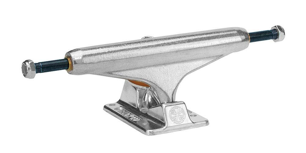 PRODUCT DETAILS Independent Forged Titanium Silver/Silver 169mm スケートボード トラック 2個セット【商品仕様】・ 種別：スケートボード トラック・ モデル：Forged Titanium・ サイズ：169mm（推奨デッキ幅：9.0インチ〜9.5インチ程度）・ 素材：チタニウム（アクスルシャフト）、アルミニウム（ハンガー・ベースプレート）・ 数量：2個セット（前後1台分）【特徴】・ アクスルシャフトに軽量で強度の高いチタニウム素材を採用したモデルです。・ ベースプレートに鍛造（Forged）アルミニウムを使用し、軽量化と耐久性を両立しています。・ スタンダードな車高により、安定したターンと高い操作性を実現します。・ 169mmのワイドな設計で、ボウルやパーク、幅広のデッキでのライディングに適しています。【ご注意】・ 海外並行輸入品のため、付属の説明書がある場合は英語表記となります。 ■ 商品について 海外輸入品（説明書は英語表記の場合あり） ■ ご注意 ・掲載画像は実物に近い色味になるよう調整しておりますが、ご利用の環境により差異が生じる場合があります。・複数店舗で在庫を共有しているため、ご注文後に在庫切れとなる場合がございます。 ■ 納期について お届けの目安を必ずご確認ください。 海外正規ルート仕入れ品 海外ブランド ▼ 海外正規ブランド店 正規代理店 ▼ 当 店 ※本商品は並行輸入品です 製造元は正規品と同一のブランド・メーカーです。当店では海外正規ルートより仕入れた商品を取り扱っております。流通ルートが異なるのみで、商品自体に違いはございません。 ── 当店の商品について ── 正規品のみ取り扱い 海外正規店・正規代理店から商品を直接仕入れ、国内に輸入して販売しております。 日本未入荷・海外限定モデルも多数 日本未入荷・海外限定モデルも多数取り扱っております。サイズ・カラー違いや海外限定で販売された製品など、日本では手に入りにくいアイテムをお届けいたします。 お求めやすい価格の理由 海外市場での価格差や流通ルートの違いにより、国内販売価格よりお求めやすくなっております。品質はそのままに、よりお手頃な価格でお届けいたします。 安心保証 ご使用前に万が一、製品に不具合がございました場合は、交換または商品代金のご返金にて対応させていただきます。商品到着後5日以内にご連絡ください。 ご注意 海外からの輸入品となります。海外輸送のため、外箱に軽微なスレ等がある場合がございますが、商品本体には影響ございません。 ※在庫状況は仕入先の在庫情報をもとに出来る限り正確に表示しておりますが、取寄せ商品のため、タイミングによりご注文後に欠品・キャンセルとなる場合がございます。 お探しの商品がございましたら、お気軽にご相談ください。