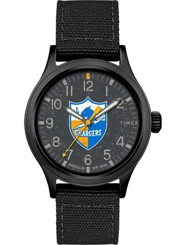 Timexタイメックス トリビュート メンズ NFL スカウト 40mm クォーツ ファブリックストラップ ブラック 20 カジュアル 腕時計 (モデル: TWZFCHAMWYZ) ロサンゼルス・チャージャーズ