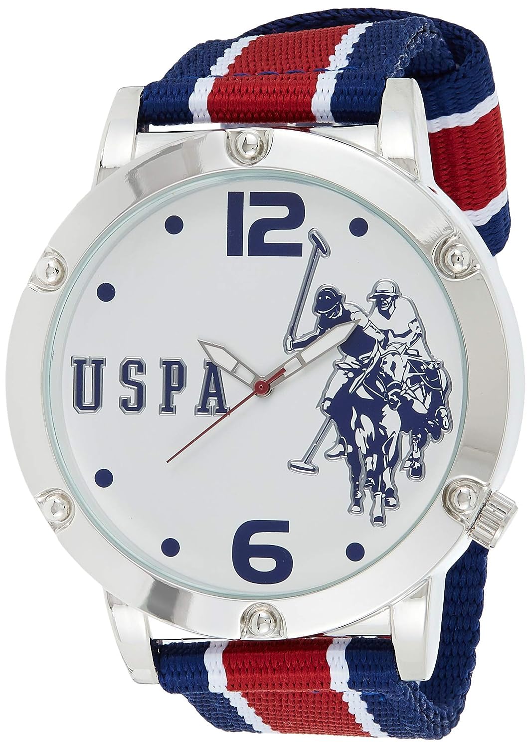 PRODUCT DETAILS U.S. Polo Assn. メンズ アナログ腕時計 ホワイトダイヤル レッド＆ブルー ストライプ グログランストラップ【商品仕様】・ブランド：U.S. Polo Assn.・表示方式：アナログ・文字盤カラー：ホワイト・ベルト素材：グログラン（ナイロン系）・ベルトカラー：レッド、ホワイト、ブルーのストライプ柄・対応手首サイズ：約13.97cm〜20.32cm【特徴】・光沢のあるホワイトダイヤルに、ブランドを象徴するロゴと大きなインデックスが配置された視認性の高いデザインです。・レッド、ホワイト、ブルーの鮮やかなストライプ柄のグログランストラップを採用しており、手元をスポーティーに彩ります。・暗所でも時刻が確認できるよう、針に夜光塗料（ルミナス加工）が施されています。・ベルトは調整可能で、幅広い手首のサイズにフィットする快適な着け心地を実現しています。・カジュアルからオフィスカジュアルまで、様々なスタイルに合わせやすい汎用性の高い腕時計です。 ■ 商品について 海外輸入品（説明書は英語表記の場合あり） ■ ご注意 ・掲載画像は実物に近い色味になるよう調整しておりますが、ご利用の環境により差異が生じる場合があります。・複数店舗で在庫を共有しているため、ご注文後に在庫切れとなる場合がございます。 ■ 納期について お届けの目安を必ずご確認ください。 海外正規ルート仕入れ品 海外ブランド ▼ 海外正規ブランド店 正規代理店 ▼ 当 店 ※本商品は並行輸入品です 製造元は正規品と同一のブランド・メーカーです。当店では海外正規ルートより仕入れた商品を取り扱っております。流通ルートが異なるのみで、商品自体に違いはございません。 ── 当店の商品について ── 正規品のみ取り扱い 海外正規店・正規代理店から商品を直接仕入れ、国内に輸入して販売しております。 日本未入荷・海外限定モデルも多数 日本未入荷・海外限定モデルも多数取り扱っております。サイズ・カラー違いや海外限定で販売された製品など、日本では手に入りにくいアイテムをお届けいたします。 お求めやすい価格の理由 海外市場での価格差や流通ルートの違いにより、国内販売価格よりお求めやすくなっております。品質はそのままに、よりお手頃な価格でお届けいたします。 安心保証 ご使用前に万が一、製品に不具合がございました場合は、交換または商品代金のご返金にて対応させていただきます。商品到着後5日以内にご連絡ください。 ご注意 海外からの輸入品となります。海外輸送のため、外箱に軽微なスレ等がある場合がございますが、商品本体には影響ございません。 ※在庫状況は仕入先の在庫情報をもとに出来る限り正確に表示しておりますが、取寄せ商品のため、タイミングによりご注文後に欠品・キャンセルとなる場合がございます。 お探しの商品がございましたら、お気軽にご相談ください。