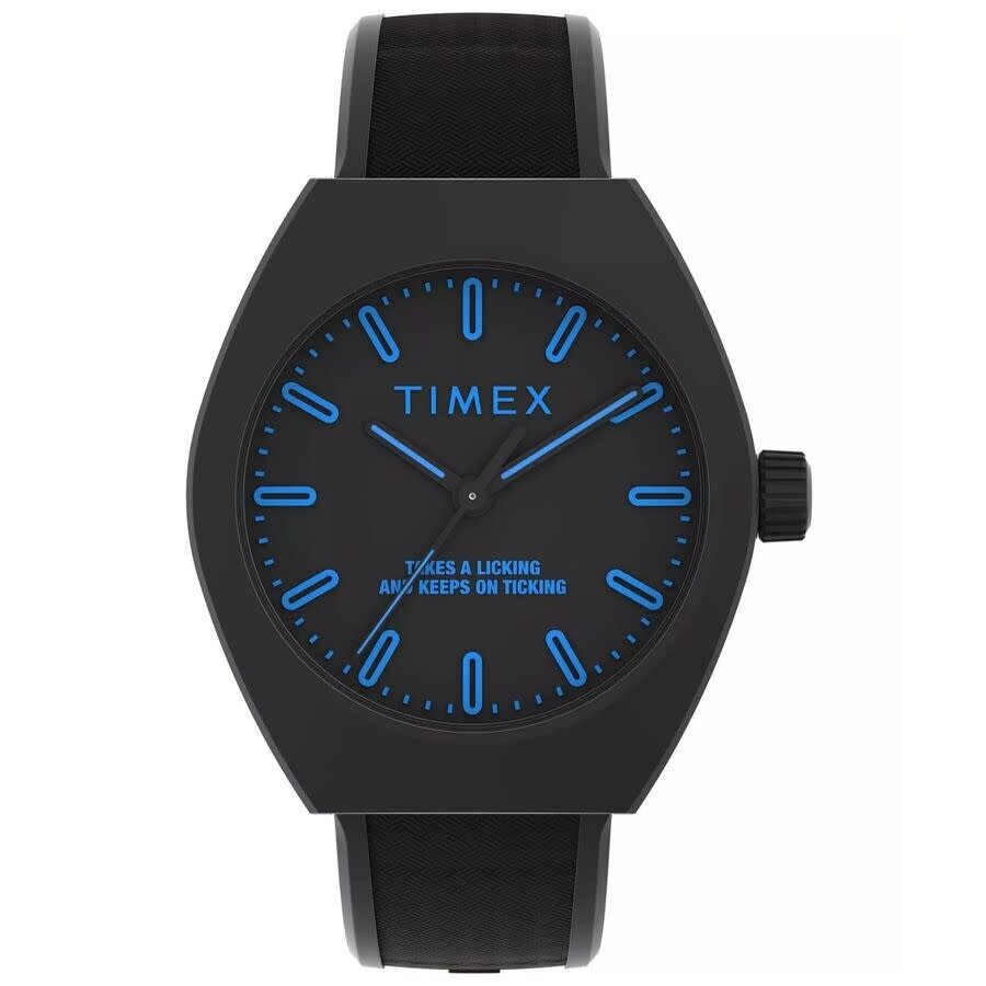PRODUCT DETAILS Timex Trend 腕時計 メンズ クォーツ ブラック文字盤 ブラックケース レザーバンド 40mm【商品仕様】・ ムーブメント：クォーツ・ ケース素材：ステンレススチール・ ケースサイズ：40mm・ ブレス素材：レザー・ 文字盤色：ブラック・ 防水：50m（5気圧）・ 風防：ミネラルクリスタル【特徴】・ ケースからバンドまでブラックで統一された、シンプルで洗練された印象のメンズウォッチです。・ 文字盤にはブルーのインデックスと針がアクセントとして採用され、視認性を高めています。・ カジュアルからシックなスタイルまで幅広く合わせやすいアナログ時計です。・ 傷に強いミネラルクリスタル風防を採用しており、日常使いに適しています。 ■ 商品について 海外輸入品（説明書は英語表記の場合あり） ■ ご注意 ・掲載画像は実物に近い色味になるよう調整しておりますが、ご利用の環境により差異が生じる場合があります。・複数店舗で在庫を共有しているため、ご注文後に在庫切れとなる場合がございます。 ■ 納期について お届けの目安を必ずご確認ください。 海外正規ルート仕入れ品 海外ブランド ▼ 海外正規ブランド店 正規代理店 ▼ 当 店 ※本商品は並行輸入品です 製造元は正規品と同一のブランド・メーカーです。当店では海外正規ルートより仕入れた商品を取り扱っております。流通ルートが異なるのみで、商品自体に違いはございません。 ── 当店の商品について ── 正規品のみ取り扱い 海外正規店・正規代理店から商品を直接仕入れ、国内に輸入して販売しております。 日本未入荷・海外限定モデルも多数 日本未入荷・海外限定モデルも多数取り扱っております。サイズ・カラー違いや海外限定で販売された製品など、日本では手に入りにくいアイテムをお届けいたします。 お求めやすい価格の理由 海外市場での価格差や流通ルートの違いにより、国内販売価格よりお求めやすくなっております。品質はそのままに、よりお手頃な価格でお届けいたします。 安心保証 ご使用前に万が一、製品に不具合がございました場合は、交換または商品代金のご返金にて対応させていただきます。商品到着後5日以内にご連絡ください。 ご注意 海外からの輸入品となります。海外輸送のため、外箱に軽微なスレ等がある場合がございますが、商品本体には影響ございません。 ※在庫状況は仕入先の在庫情報をもとに出来る限り正確に表示しておりますが、取寄せ商品のため、タイミングによりご注文後に欠品・キャンセルとなる場合がございます。 お探しの商品がございましたら、お気軽にご相談ください。