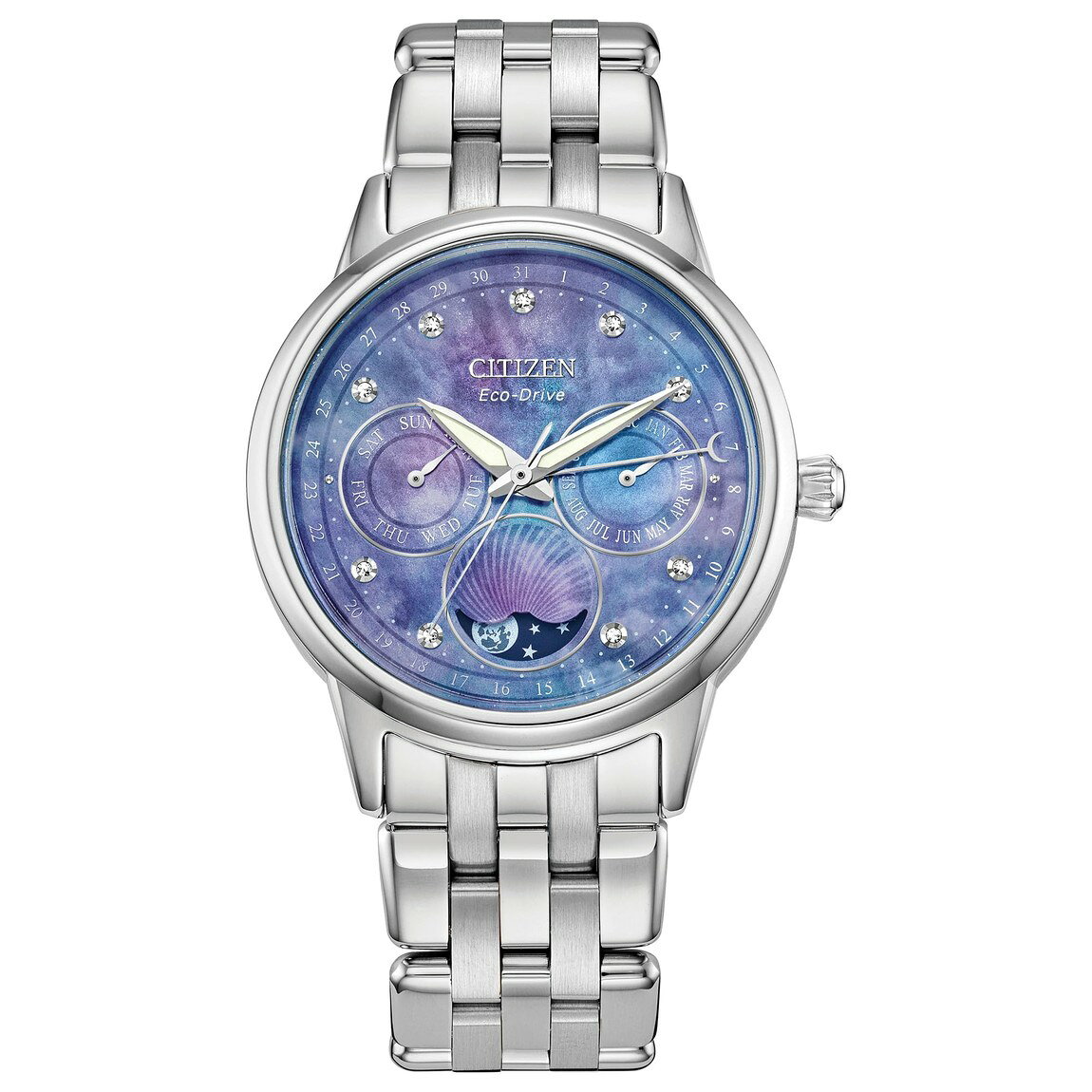 PRODUCT DETAILS Citizen Calendrier 腕時計 レディース エコ・ドライブ ムーンフェイズ ブルー文字盤 ダイヤモンド ステンレス FD0000-52N【商品仕様】・ ブランド：Citizen・ ムーブメント：エコ・ドライブ（ソーラー）・ ケース素材：ステンレススチール・ ケース径：37mm・ バンド素材：ステンレススチール・ 文字盤色：ブルー（マザーオブパール）・ 防水：日常生活用防水・ 付属品：メーカー専用ボックス【特徴】・ あらゆる光を電気エネルギーに変換して動くエコ・ドライブ技術を搭載し、定期的な電池交換の必要がありません。・ 月の満ち欠けを表示するムーンフェイズ機能に加え、月・日・曜日のカレンダー表示機能を備えています。・ 文字盤にはダイヤモンドのアクセントを配置し、天然素材であるマザーオブパールを使用しているため個体ごとに異なる光沢を持ちます。・ 37mm径のシルバーカラーのステンレス製ケースとブレスレットを採用しています。 ■ 商品について 海外輸入品（説明書は英語表記の場合あり） ■ ご注意 ・掲載画像は実物に近い色味になるよう調整しておりますが、ご利用の環境により差異が生じる場合があります。・複数店舗で在庫を共有しているため、ご注文後に在庫切れとなる場合がございます。 ■ 納期について お届けの目安を必ずご確認ください。 海外正規ルート仕入れ品 海外ブランド ▼ 海外正規ブランド店 正規代理店 ▼ 当 店 ※本商品は並行輸入品です 製造元は正規品と同一のブランド・メーカーです。当店では海外正規ルートより仕入れた商品を取り扱っております。流通ルートが異なるのみで、商品自体に違いはございません。 ── 当店の商品について ── 正規品のみ取り扱い 海外正規店・正規代理店から商品を直接仕入れ、国内に輸入して販売しております。 日本未入荷・海外限定モデルも多数 日本未入荷・海外限定モデルも多数取り扱っております。サイズ・カラー違いや海外限定で販売された製品など、日本では手に入りにくいアイテムをお届けいたします。 お求めやすい価格の理由 海外市場での価格差や流通ルートの違いにより、国内販売価格よりお求めやすくなっております。品質はそのままに、よりお手頃な価格でお届けいたします。 安心保証 ご使用前に万が一、製品に不具合がございました場合は、交換または商品代金のご返金にて対応させていただきます。商品到着後5日以内にご連絡ください。 ご注意 海外からの輸入品となります。海外輸送のため、外箱に軽微なスレ等がある場合がございますが、商品本体には影響ございません。 ※在庫状況は仕入先の在庫情報をもとに出来る限り正確に表示しておりますが、取寄せ商品のため、タイミングによりご注文後に欠品・キャンセルとなる場合がございます。 お探しの商品がございましたら、お気軽にご相談ください。