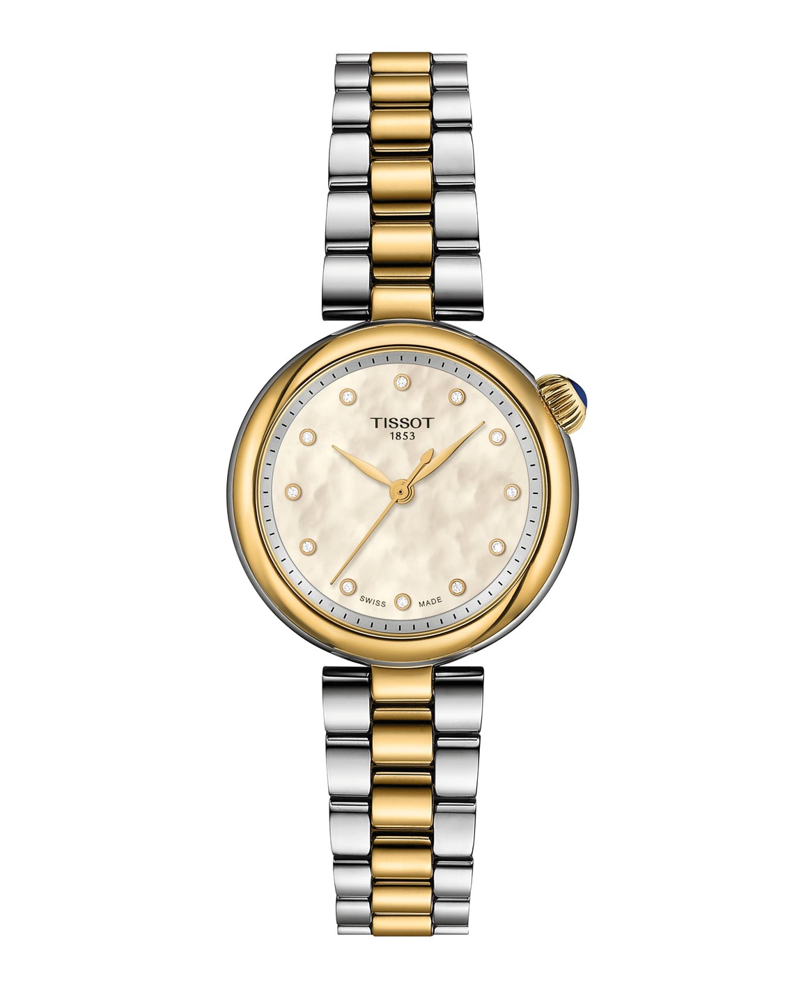 PRODUCT DETAILS Tissot ティソ Desir 腕時計 レディース ホワイト マザー・オブ・パール クオーツ 28mm【商品仕様】・ ムーブメント：クオーツ・ ケース径：28mm・ ケース厚さ：7.68mm・ ケース素材：ステンレススチール（イエローゴールドPVDコーティング）・ 風防：サファイアクリスタル（内面反射防止コーティング）・ 文字盤色：ホワイト マザー・オブ・パール（ダイヤモンドインデックス）・ バンド素材：ステンレススチール（イエローゴールドPVDコーティング）・ バンド幅：14mm・ 防水：5気圧防水（50m）・ 機能：日付表示【特徴】・ ドーム状のケースデザインを採用した28mm径のレディースウォッチ。・ 文字盤には天然のマザー・オブ・パールと、インデックスにダイヤモンドを配置。・ 風防には傷に強く、光の反射を抑える反射防止加工を施したサファイアクリスタルを採用。・ ステンレススチールにイエローゴールドPVDを組み合わせたバイカラー仕上げ。 ■ 商品について 海外輸入品（説明書は英語表記の場合あり） ■ ご注意 ・掲載画像は実物に近い色味になるよう調整しておりますが、ご利用の環境により差異が生じる場合があります。・複数店舗で在庫を共有しているため、ご注文後に在庫切れとなる場合がございます。 ■ 納期について お届けの目安を必ずご確認ください。 海外正規ルート仕入れ品 海外ブランド ▼ 海外正規ブランド店 正規代理店 ▼ 当 店 ※本商品は並行輸入品です 製造元は正規品と同一のブランド・メーカーです。当店では海外正規ルートより仕入れた商品を取り扱っております。流通ルートが異なるのみで、商品自体に違いはございません。 ── 当店の商品について ── 正規品のみ取り扱い 海外正規店・正規代理店から商品を直接仕入れ、国内に輸入して販売しております。 日本未入荷・海外限定モデルも多数 日本未入荷・海外限定モデルも多数取り扱っております。サイズ・カラー違いや海外限定で販売された製品など、日本では手に入りにくいアイテムをお届けいたします。 お求めやすい価格の理由 海外市場での価格差や流通ルートの違いにより、国内販売価格よりお求めやすくなっております。品質はそのままに、よりお手頃な価格でお届けいたします。 安心保証 ご使用前に万が一、製品に不具合がございました場合は、交換または商品代金のご返金にて対応させていただきます。商品到着後5日以内にご連絡ください。 ご注意 海外からの輸入品となります。海外輸送のため、外箱に軽微なスレ等がある場合がございますが、商品本体には影響ございません。 ※在庫状況は仕入先の在庫情報をもとに出来る限り正確に表示しておりますが、取寄せ商品のため、タイミングによりご注文後に欠品・キャンセルとなる場合がございます。 お探しの商品がございましたら、お気軽にご相談ください。