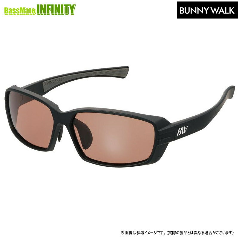 商品説明商品説明納期:2〜4日予定(土日祝水曜を除く)お取寄せでのご発送目元を覆うカーブフロント、アクティブな毎日に馴染むベーシックなフォルム顔との間に生まれる隙間をカバーするように、フェイスラインに沿って立体的にデザインされた遮光性が高いフロント。掛け外しがしやすいストレート形状のテンプルは、内側にあしらわれたラバーが滑りを防ぎ、柔軟にフィット。気軽に掛けやすいベーシックなフォルムと軽い掛け心地でフットワークを軽く、毎日をよりアクティブに。■BW-0320C【ポップアップレンズ】特許技術を使用した日本製の偏光レンズ赤・ピンク・オレンジなどの色がクッキリと鮮明に見えるように光をコントロール。ウキに使用される塗料に太陽光を照射し、反射光の波長を測定しながら開発。特許技術で色が交わる部分をカットし、特定の色を強調するハイコントラスト偏光レンズ。・偏光度：93％・可視光線透過率：27％・99.9％以上UVカット・傷を防止する両面ハードコート商品詳細スペック■FRAME COLOR：マットブラック■FRAME MATERIAL：ナイロン■SIZE：Medium■LENS COLOR：HC-ブラウン■LENS MATERIAL：ポリカーボネイト偏光レンズ■LENS COAT：キズ防止ハードコート■LENS CURVE：6カーブ掲載在庫と発送納期について掲載の在庫状況につきましては、当社及び取引先の在庫状況を反映致しております。ご注文タイミングにより当社在庫又はお取り寄せにてご用意させていただいております。また他の当社WEBサイトと在庫を共有も致しております。万一当社メーカー共に在庫欠品の場合には、ご連絡の上キャンセルさせていただく事がありますので予めご了承いただきます様お願い致します。商品のご発送は当社受付より2〜4営業日（土日祝水曜を除く）程で行わせていただいております。商品がお取り寄せとなりました場合でも、2〜7日営業日（土日祝水曜を除く）程ではご発送出来る様に努めさせていただいております。お急ぎの際は事前にお問合わせ下さい。&nbsp;沖縄県を含む離島地域へのご発送送料について沖縄県全域及び配送業者の定めます離島部に該当する地域につきましては、お荷物のサイズにより追加送料が発生致します。送料無料商品、購入金額による送料サービスにつきましては対象外とさせていただきます。追加送料を含んだ合計金額につきましては、当社受付後にEメールにてご案内させていただきます。尚、メール便でのご発送につきましては他の地域と同一料金、サービスにてご利用いただけます。&nbsp;ご注文前にご確認をお願い致しますm(__)m本商品はご注文タイミングやご注文内容によっては、購入履歴からのご注文キャンセル、修正を受け付けることができない場合がございます。配送方法は、システム上全ての商品でメール便が選択出来ますが、商品名に　メール便配送可　と記載の無い商品が1点でも含まれますとメール便でのご発送は出来ません。ご案内のEメールは必ず送信しておりますが、一括送信を行う為、受信環境やメールソフト、ウィルス対策により受信いただけない場合もございます。迷惑メール等もご確認の上、ご不明の際はお手数ですがお問い合わせいただきます様お願い致します。