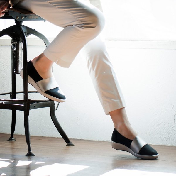 newmo(ニューモ) シルバーコンビ ストレッチスリッポン