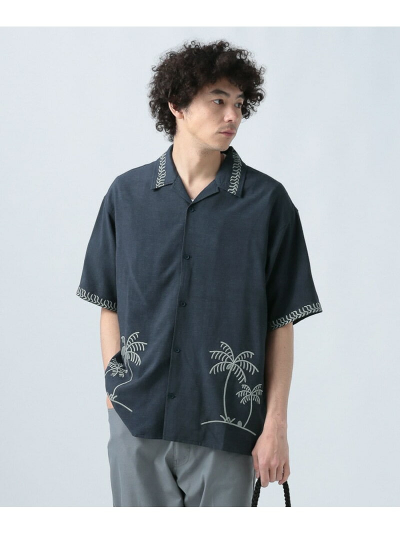 【予約商品について】 ※「先行予約販売中」「予約販売中」をご注文の際は予約商品についてをご確認ください。■重要なお知らせ※ 当店では、ギフト配送サービス及びラッピングサービスを行っておりません。ラッピング・ギフト配送について同時に複数の商品を注文された場合メーカー希望小売価格について置き配についてご利用ガイドBAYFLOW（ベイフロー）インディアコットンボイル刺繍シャツーーーPOINT[1]　インド企画らしい、立体的なヤシの木モチーフの刺繍入り[2]　柔らかいコットンボイル生地を使用[3]　オープンカラーでリラックス感のあるシルエットなので、リゾートなどのシーンで活躍するアイテムーーー[fabric]柔らかいコットンボイル生地を使用。[design]インド企画らしい、立体的なヤシの木モチーフの刺繍入り。オープンカラーでリラックス感のあるシルエットなので、リゾートなどのシーンで活躍するアイテム。[styling]BAYFLOW定番のデニムはもちろん、ワイドパンツなどリゾート感のあるボトムとの合わせもおすすめ。型番：323427-88-03 PG2953【採寸】3(M)(03)着丈73 肩幅56 胸囲128 袖丈24.54(L)(04)着丈75 肩幅58 胸囲132 袖丈25.5商品のサイズについて【商品詳細】素材：本体:レーヨン85% :麻(亜麻)リネン15% 刺繍糸:ポリエステル100%サイズ：3(M)、4(L)※画面上と実物では多少色具合が異なって見える場合もございます。ご了承ください。商品のカラーについてこの商品はセール商品のため返品・交換対象外です詳細はこちら >>