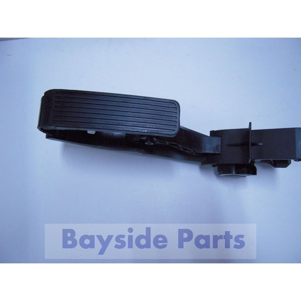 ベンツ アクセルペダル W211 W203 2113001304 純正