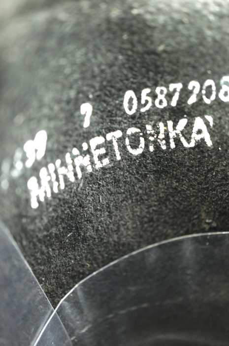 ミネトンカ Minnetonka ショートブーツ レディース - 黒系 7 フリンジ スウェード【中古】【ブランド古着バズストア】【051018】