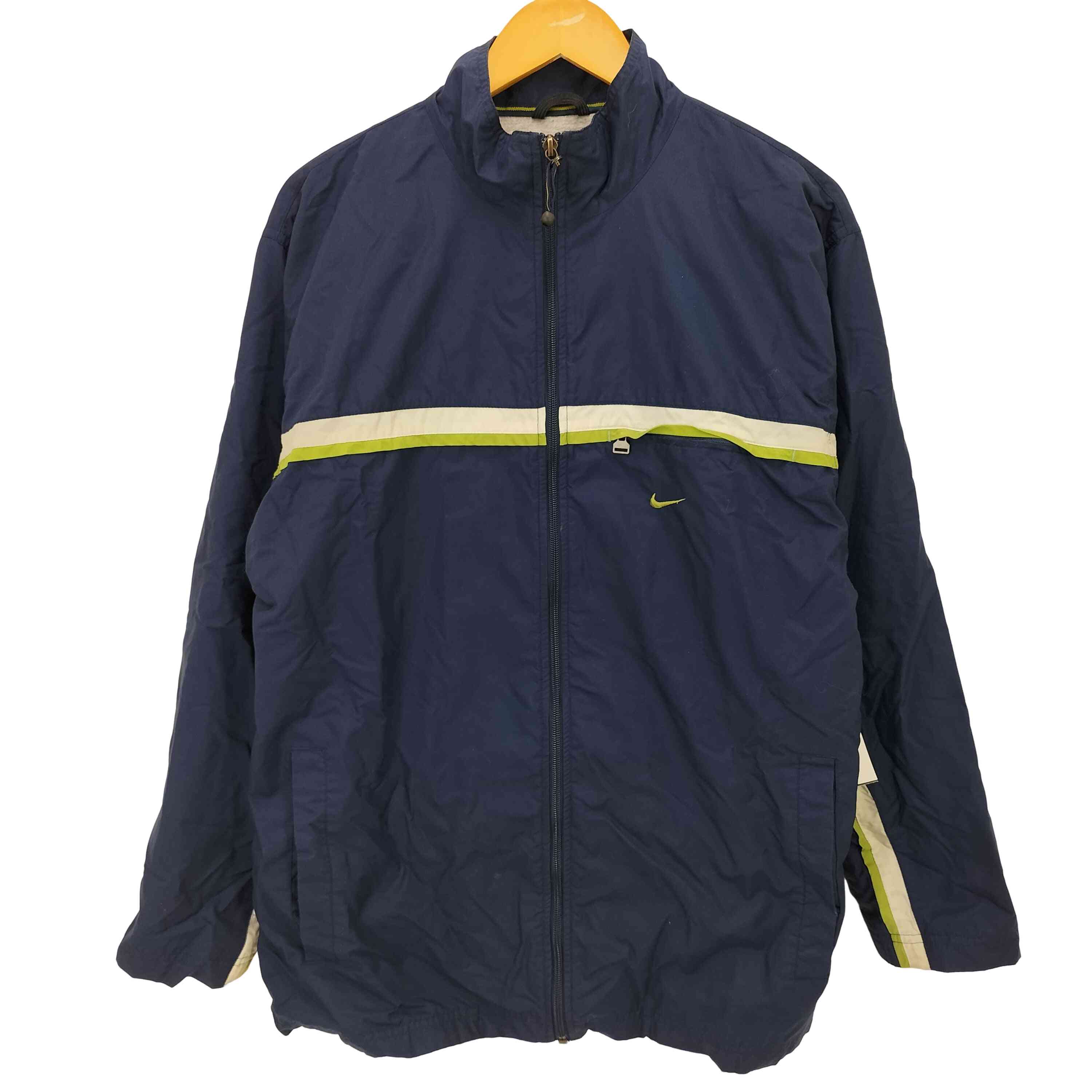 ブランド NIKE(ナイキ) カテゴリ メンズ アウター ジャケット ナイロン アイテム 00S グレータグ スウッシュ 刺繍 3つポケ サイドライン ジップアップ ナイロンジャケット 表記サイズ import：M 参考サイズ 日本サイズ：M-L(相当) 実寸 肩幅51.5cm 身幅56.5cm 着丈76.5cm 袖丈60cm 素材 ナイロン 100% 色 青系 緑系 状態 (C)ダメージ・使用感あり・訳あり・ワケあり・わけあり 状態詳細裏地に毛羽立ち、袖口に薄汚れがございます。 年代00S 袖長袖ロングスリーブ 更新日 2025/03/17 07:24 この商品を見た人はこちらの商品もチェックしています！ 【中古】ナイキ NIKE 90S TEAMタグ スウッシュ 刺繍 サイドテープ ナイロン 異素材切替 トラックジャケット ジャージ メンズ import：XL¥ 9339（税込）【中古】ナイキ NIKE 00S サイドラインナイロンフーデッドジャケット メンズ L¥ 12639（税込）【中古】ナイキ NIKE 00s トラックジャケット メンズ JPN：L¥ 3729（税込）【中古】ナイキ NIKE AS M NSW HE WR+ JKT HD LND HE ウィンドランナー＋ LND フーディ ジャケット メンズ import：L¥ 5269（税込）【中古】ナイキ NIKE TEAMタグ フロント刺繍トラックジャケット メンズ JPN：M¥ 5489（税込）【中古】ナイキ NIKE NIKE F.C パーカージャケット メンズ JPN：M¥ 4169（税込）【中古】ナイキ NIKE 90s 黒タグ 中国製 スウッシュ刺繍 アノラックパーカー メンズ L¥ 9339（税込）【中古】ナイキ NIKE 銀タグ 00s アームラインダウンジャケット メンズ import：M¥ 10439（税込）【中古】ナイキ NIKE 00S グレータグ バック センターロゴ スウッシュ 中綿 ナイロン ジップアップ ジャケット メンズ import：S¥ 7139（税込）【中古】ナイキ NIKE 00S ロゴ刺繍フリースジップブルゾン メンズ L¥ 7139（税込） こちらの商品は中村橋店の取り扱いです。完売・移動している場合がございますので(03-5848-8922)にご連絡頂き、(1136073032408)をお伝えください。 BAZZSTORE(バズストア)について下北沢、渋谷、原宿、高円寺など東京の古着のメッカに多数の店舗を展開するブランド古着の買取販売の専門店です。美品、新品に近い良質な中古から、玄人好みのヴィンテージ(ビンテージ)古着アイテムを多数取り扱っております。アウトレット品ではなく、店頭買取を中心とした中古1点のみの在庫処分価格で掲載しております。主に20代、30代、40代、50代、60代と幅広い世代の方にご利用頂いております。【在庫について】実店舗と併売をしております。 店頭価格と通販価格が異なる商品が一部ございます。 他通販サイト・実店舗でも同時に販売しており、ご注文後に在庫を確認させて頂くため、在庫がない場合はキャンセル対応させて頂く場合がございます。