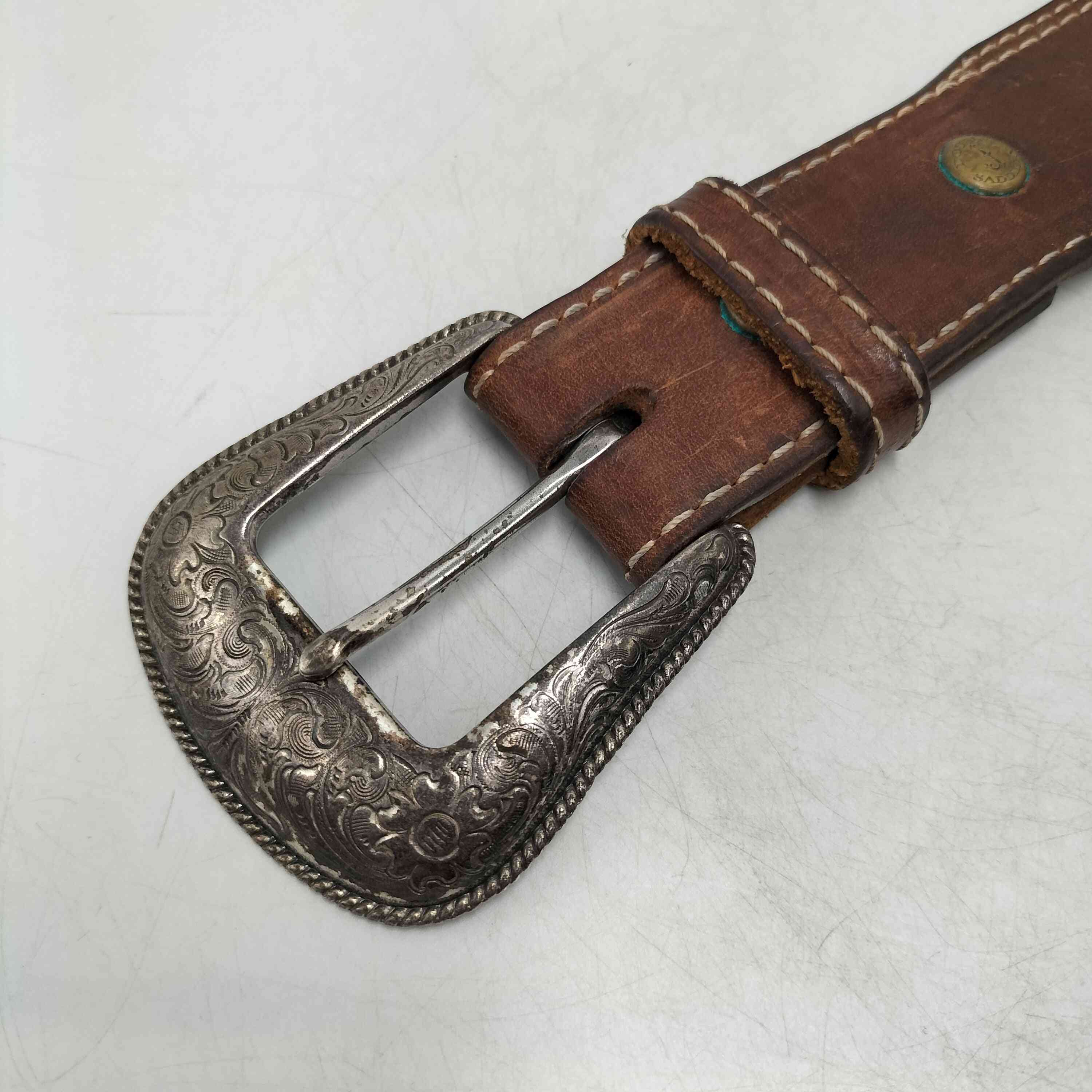 BAZZSTORE ブランド古着バズストアの【中古】ユーズドフルギ USED古着 DOUBLE J SADDLERY 花柄 バックル ダブル ステッチング カービング ウエスタン レザー ベルト メンズ 38｜アングル2