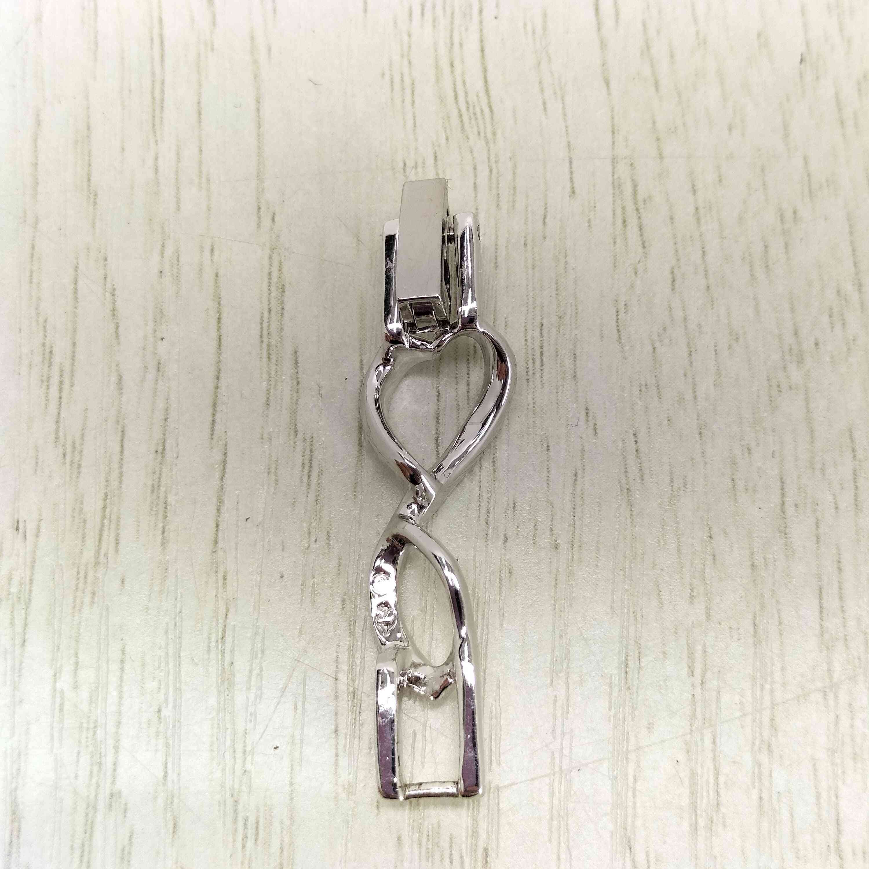 【中古】スワロフスキー SWAROVSKI スワロフスキー ツイストデザインペンダントト...