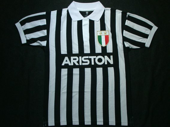 ユベントス 1984 ホーム 半袖 ユニフォーム 復刻モデル(正規品/メール便可/メーカーコードJUVE84HUEFASS)セール サッカー 用品 セール