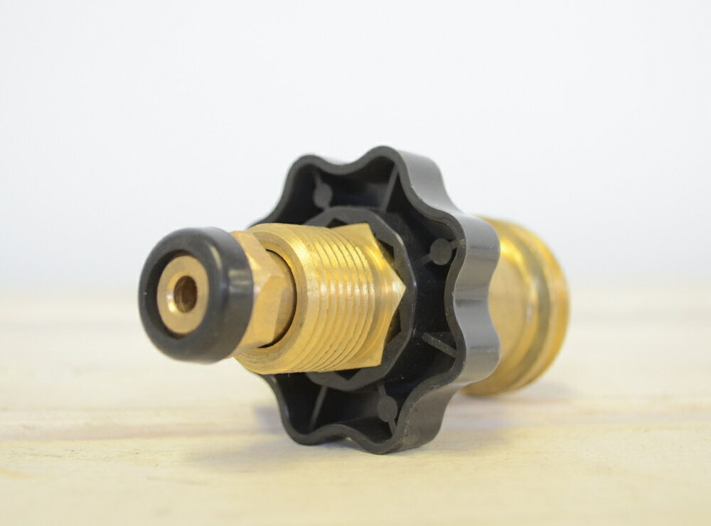 【ガス漏れ安心極太パッキン付】アメリカのLPガス調整器アダプター手締め「屋外専用」【即日発送】