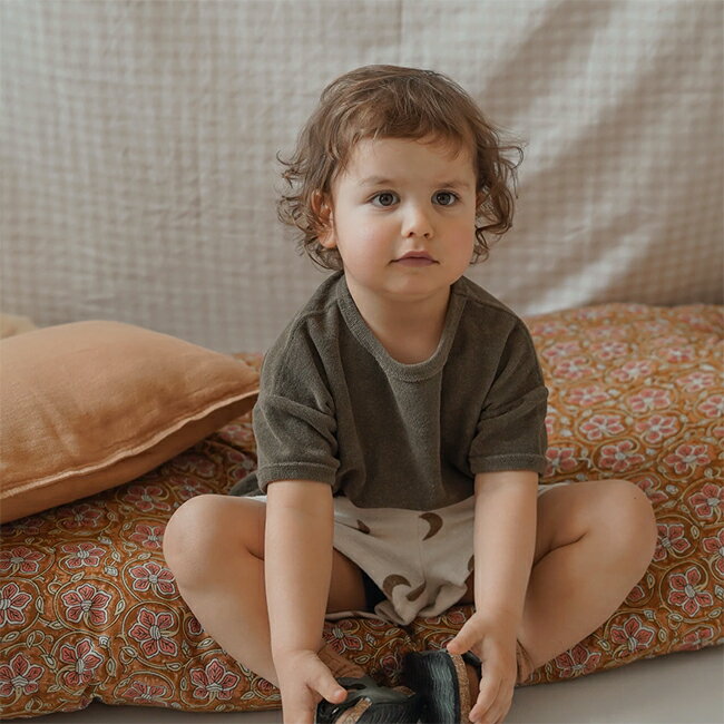 イギリス発の上質のオーガニックコットンにこだわったベビーウェア Organic Zoo オーガニックズー 大感謝セール シンプルデザインが人気のおしゃれベビー服 Organic Zoo Olive Terry Oversized Tshirt オリーブ ベビー 2歳 ベビーギフト キッズ 1歳 オーバー