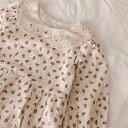 【送料無料】Margot Romper in Rosie Floral by Blue Daisy ベビー ロンパース 長袖ロンパース 長袖ボディ フラワー柄 新生児 赤ちゃん ベビー 出産祝い ベビーギフト コットン モスリン レース 襟付き 2