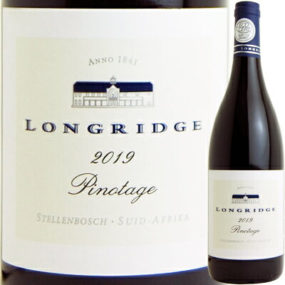 ワイナリー名 ロングリッジ/LONGRIDGE ワイン名 ロングリッジ・ピノタージュ /Longridge Pinotage ヴィンテージ 2019 原産国 南アフリカ 地方 ステレンボッシュ ブドウ品種 ピノタージュ 容量 750ml 種類 赤ワイン 味わい ミディアムボディ 商品説明 (2015VT) プラッター(南ア)2017：4.0星！ (2016VT) ティム・アトキン2017：93ポイント！ (2017VT) ティム・アトキン2018：92ポイント！ ステレンボシュ地区で最も冷涼なヘルダーバーグ山脈の麓の斜面。 この地区は大西洋のフォルス湾から冷涼な風が吹いてきて、夜も冷える。 その結果、ブドウはゆっくりと生長し、自然に酸がしっかりと含まれる。 ブドウは手摘み後、選果、箱型の発酵タンクとステンレスタンクで7日間の天然発酵。 その後は、フレンチオークで16ヶ月熟成（新樽と中古樽）。 無濾過で自然な醸造方法で製造しているので酒石などが発生する場合がありますが無害です。 メーカーは、ピノノワールに近いイメージを持っている。 スパイス、カシス、熟したベリー、砂糖漬けのオレンジピール、ルイボス、スモーキーなど様々な複雑な香り。 程よく豊かな酸、柔らかくジューシーな渋みの少ないタンニン。 アルコール度数：13.5％ 注意 在庫数の更新は随時行っておりますがお買い上げいただいた商品が、品切れになってしまうこともございます。 その場合、お客様には必ず連絡をいたしますが、万が一入荷予定がない場合は、キャンセルさせていただく場合もございますことをあらかじめご了承ください。