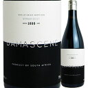 ワイナリー名 ダーマシーン/Damascene ワイン名 ダーマシーン・スワートランド・シラー /Damascene Swartland Syrah ヴィンテージ 2021 原産国 南アフリカ 地方 スワートランド ブドウ品種 シラー100％ 容量 750ml 種類 赤ワイン 味わい フルボディ 商品説明 ワインマグ Editor’s rating: 96点！ スワートランドの3か所の畑のブドウを使用。一つはパーデバーグ（標高290m）の麓に位置する北西向きの風化した古い花崗岩土壌のブッシュヴァイン（株仕立て）の畑。この畑のブドウはワインに香り、スパイス、ピュアな風味を与える。2つ目は、スワートランドの中心にある北向きのブッシュヴァインの頁岩とフェリクリート(砂岩と花崗岩）土壌の畑。この畑のブドウはワインに骨格、酸、ミネラルを与える。3つ目の畑は、一番のメインになるが、標高340m、カスティルバーグ山の西側のシスト土壌の南東向き斜面で、この畑のブドウはワインに骨格と果実の深みを与える。（2023年に、ダーマシーンとしてカスティルバーグにシラーの畑を作る予定）スワートランドのシラーは低収量で凝縮感がある。全体の75％のブドウを全房で発酵。発酵は自然酵母でチューリップ型のコンクリート発酵タンクと1000Lのオーク・フードルを2本使用。発酵中のパンプオーバーは発酵のピーク時でも最大で1日2回までに抑えている。自然なマロラクティック発酵を経て1000Lのオーク・フードルで11ヵ月熟成。シラー本来の風味と複雑性を表現するために無濾過で瓶詰。花崗岩土壌で育ったブドウ由来のピュアで豊かな香りとスパイス。頁岩やシスト土壌で育ったブドウは土っぽい香りでワインに骨格や深みを与えているなど、様々な土壌で育ったブドウの香りや特徴が見事に調和し、完成度の高い「総合的なスワートランドのシラー」を表現している。ブラックベリーの豊かでジューシーな風味、チェリーやブラックオリーブ、スパイス、紅茶、土の香り。フレッシュで柔らかな酸、凝縮したピュアな果実味、渋みは細やかで美しく程良い骨格。繊細でエレガント、凝縮したピュアな果実味とミネラル、乾燥した土壌の風味がこのワインの魅力。余韻は長く、柔らかく滑らかでブラックチェリーなどの果実の風味が続く。生産量4900本のみの少量生産。牛ステーキ、ビーフシチュー、羊肉、濃厚チーズなど。 アルコール度数13％ 注意 在庫数の更新は随時行っておりますがお買い上げいただいた商品が、品切れになってしまうこともございます。 その場合、お客様には必ず連絡をいたしますが、万が一入荷予定がない場合は、キャンセルさせていただく場合もございますことをあらかじめご了承ください。