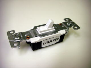 〔1303-7LTW〕アメリカ　COOPER社公認　直輸入　3路スイッチ・ライト付｜15A-125V PSEマーク 【1年保証..