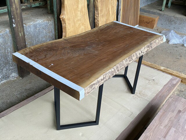 一枚板 テーブル ローテーブル ダイニングテーブル 無垢 座卓 天板 机 リバーテーブル 材料 レジン 木材 ウォールナット 幅75cm×長152.5cm WN-001