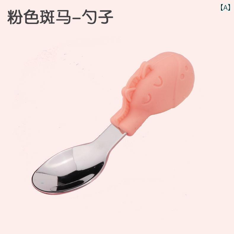 Rakuten - 赤ちゃんの ステンレス スプーンの 赤ちゃんの 食事の 短い 柄の スプーンの フォークの 赤ちゃんの シリカゲルの 食器の 訓練の 補助 食品の セットは 代行 します。