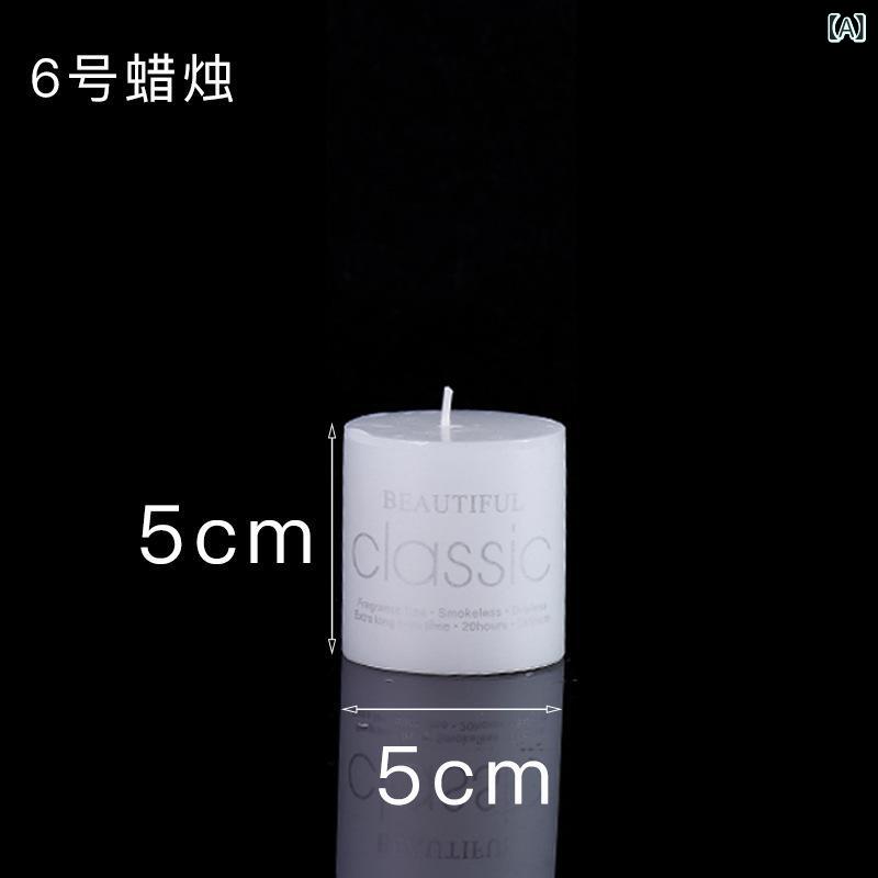 乐天商城 - 北欧 シンプルな 黒い ダブル ヘッドの 燭台 ヨーロッパ 式の 鉄製の 燭台の レ トロな 家庭の ろうそくの 夜の 食卓の 装飾 品が 並べ られて います。