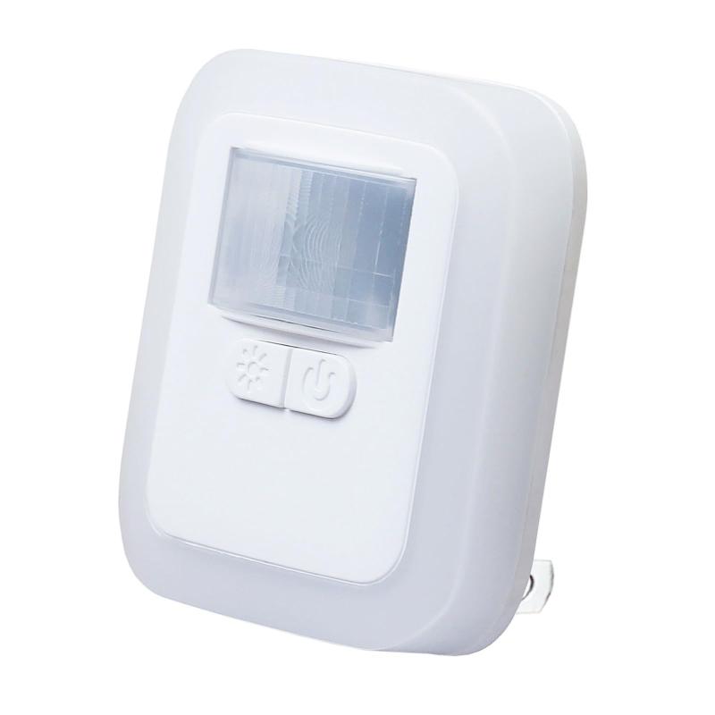 人感 センサーライト 室内 明るさ調節 10段階 点灯時間設定可能 足元灯 フットライト コンセント式 省エネ 電球色 暖色 白色 照明