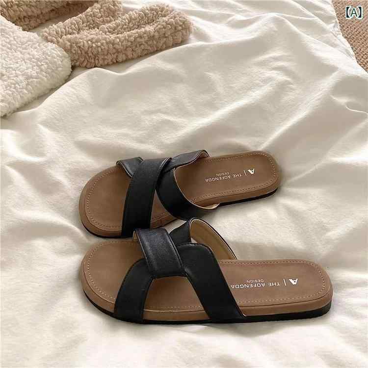  良い 質感の小さな 人々が 交差 する スリッパの 女性は 柔らかい 外に 夏の ins ビーチ サンダルを 着て いる