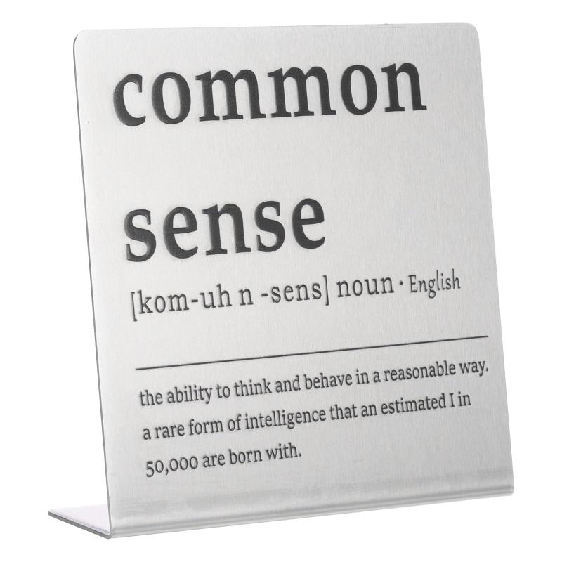 YOKIVE 面白いデスクプレート ユーモアネームプレート かわいい事務所デコレーション 女性従業員や友人への贈り物 シルバー (共通認識)