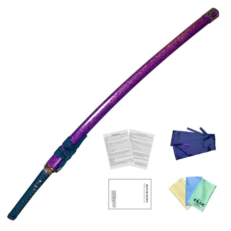 葉隠刀剣 模造刀 姫鶴一文字 上杉謙信拵え 大刀 関市職人製 日本製 刀袋・刀拭き用クロス・模造刀証明書・刀剣類取扱説明書付き【商品内容】刀(模造刀)×1、鞘×1、刀拭き用クロス×1、刀袋×1、模造刀証明書×1、刀剣類取扱説明書×1【商品サイズ】全長約105cm（鞘なし約102cm）、刃渡り約73cm、刀全体の重量約1090g（鞘を払った重量約860g）【商品仕様】刀身／亜鉛合金製（クロームメッキ仕上げ）・樋入り刀身・のたれ刃紋、柄／樹脂製、鍔／合金製（喰出鍔）、縁・頭・目貫／合金製（龍の図）、鞘／木製・紫梨子地塗、製造／岐阜県関市【商品概要】岐阜県関市の職人が、一振り一振り制作した模造刀です。本物の刀のような作りで、コスプレや演劇の小道具としてだけではなく、観賞用としてもご利用いただけます。本品は持ち運びや海外渡航のために、刀袋・模造刀証明書（英語・日本語兼用）を付属しております。