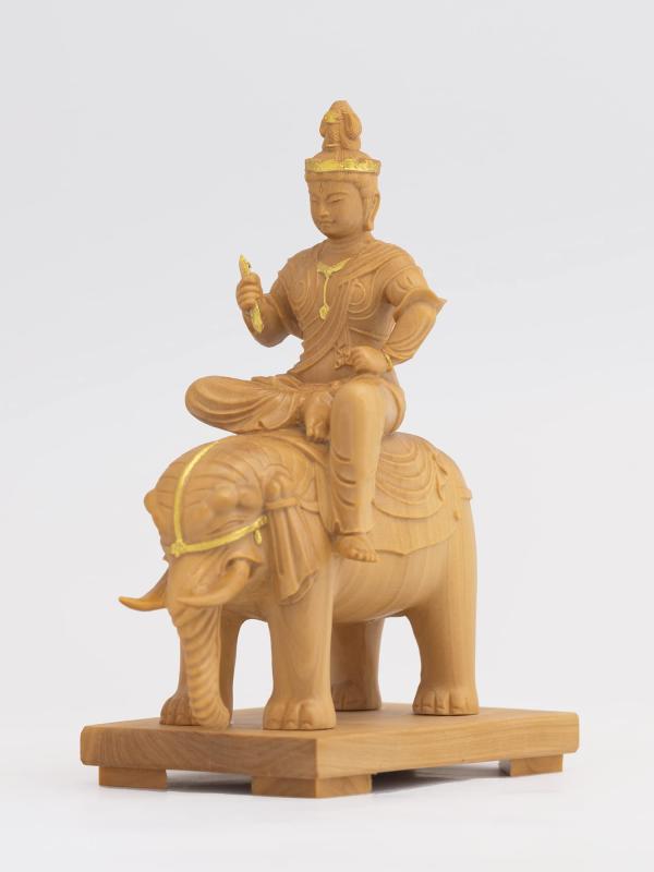 極小仏 帝釈天騎象像 9.8cm（木製：ツゲ 金泥仕上）＿仏像 フィギュア 木彫り 置物（GSBたいしゃくてんきばぞう極小仏シリーズ： 実物のイメージそのままの造形バランス　用途や場所を選ばずお楽しみいただける極小サイズの木彫り仏像本体サイズ(約)：高さ9.8×幅4.3×奥行7.5cm　重量：約60g素　材：天然木（ツゲ）製品内容：本体（台座一体）　桐箱入生産国：中国備考：商品は一体一体手作業で仕上げを行っており、高レベルな均一化を図っておりますが、まったく同一の商品はございません。また、木目や彩色などが一体一体微妙に異なりますので予めご容赦ください。