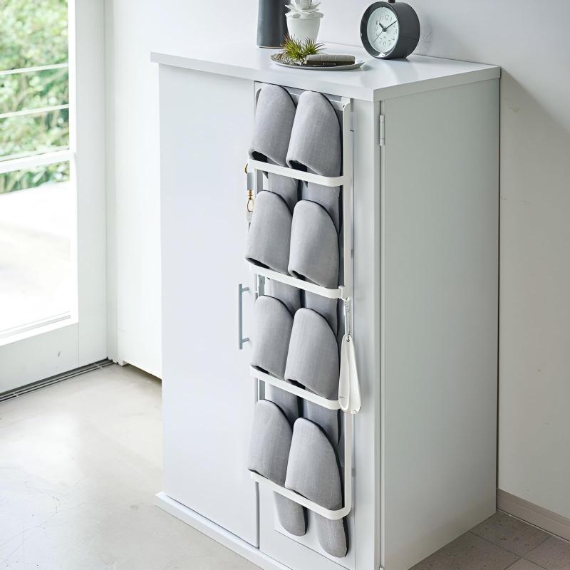 [ahomeone]壁掛けスリッパラック 4段 玄関収納 引っ掛け式 シューズラック 取り付け簡単 穴開け不要 省スペース バスルーム/寝室/ホテル対応 ステンレス製 大容量 サンダル収納 フック付き 安