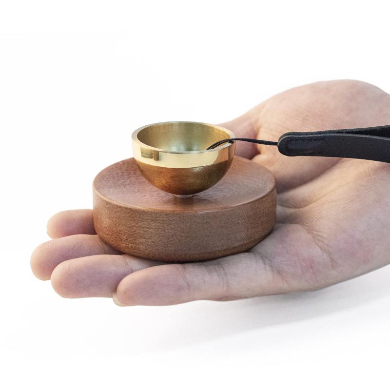 おりん ミニ 仏壇りん ペット 真鍮製 天然木 仏具おりん シンギングボール 余韻ある音が響く 携帯でき..