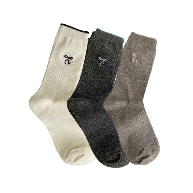 [Frenflu] 靴下 刺繍 3足セット 蝶ネクタイ おしゃれ かわいい スポーツ アウトドア 柄物靴下 おしゃれ 綿 女性靴下 婦人用 クルーソックス 通気性 春夏用 レディース