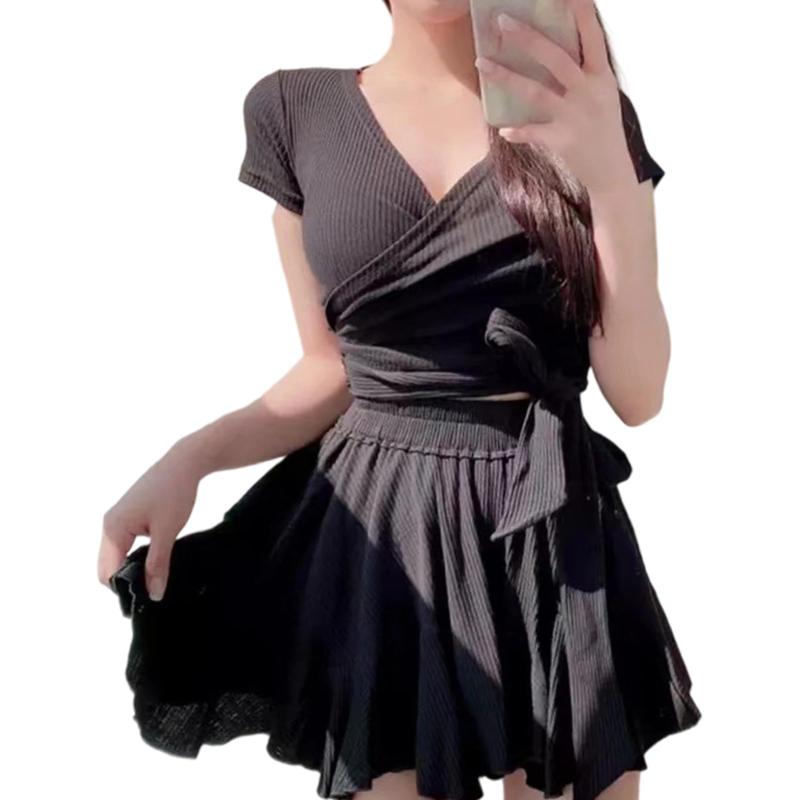 [Moerstar] 水着 レディース タンキニ 2点セット セパレート水着 半袖 スカート Vネック パッド付き 可愛い おしゃれ 水陸両用 温泉 リゾート プール 海水浴 体型カバー フリーサイズ