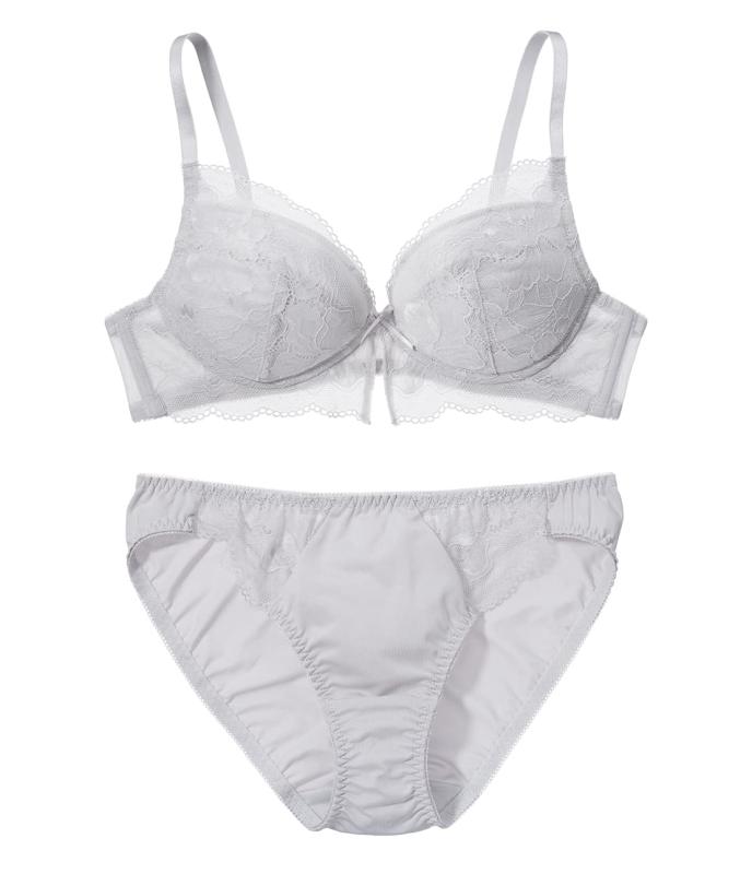 [ピーチ・ジョン] 【WEB】【ノンワイヤー 締め付けない 谷間メイク 総レース 可愛い ブラジャー ショーツセット】 スリットレースノンワイヤーブラ セット 上下セット