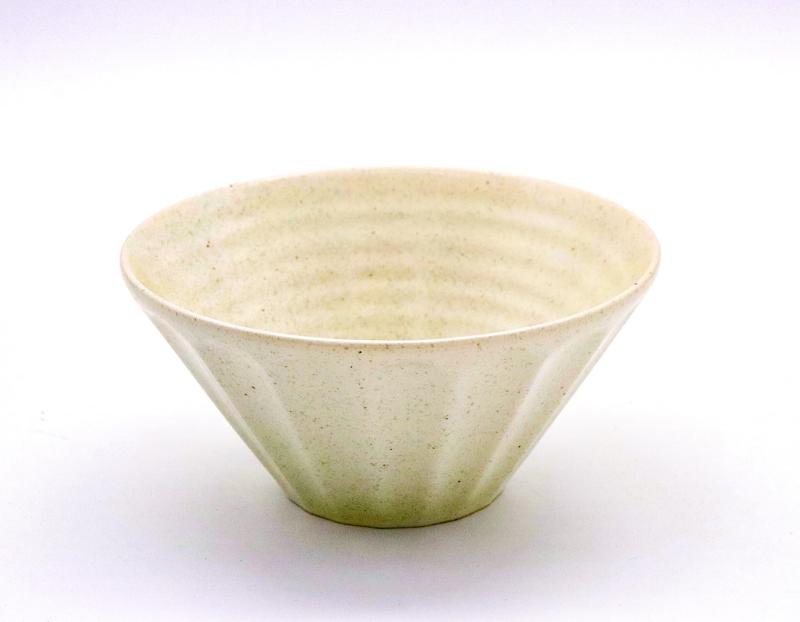 美濃焼 和風カフェシリーズ 菊柄 平丼 (サイズ：H8×W16.5×D16.5cm)