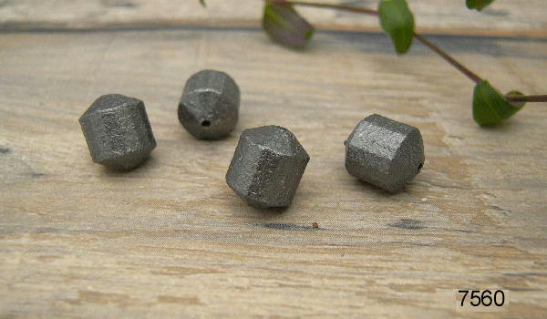 ヴィンテージアクリルビーズ(7560)12×9mmバレルカット・マットヘマタイト