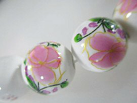 とんぼ玉 ビーズ パーツ 丸珠 中国陶器ビーズ パーツ　桃色ピンクと緑のフラワー（さくら）桜　（花柄）大珠14mm珠−2 連1本