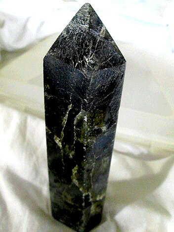 ラブラドライト ポイント−177 (でっかな)天然石 ポイント 鉱物原石 ラブラドライト ラブラドライト 原石 天然石 原石 ラブラドライト 鉱物 ラブラドライト クラスター 天然石 クラスター