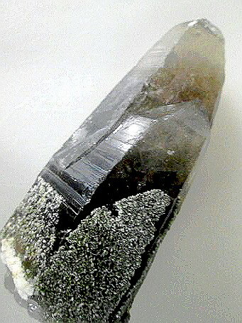 原石水晶 水晶原石 鉱物原石 黒水晶−150（でっか 重い） 天然石原石 水晶 ...