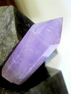 アメジスト ポイント 天然石 ポイント 原石 ポイント 紫水晶−38 鉱物原石 ...