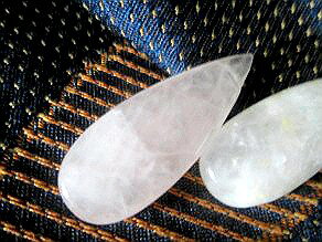 ロ−ズクォ−ツ ペンダントトップ (2個)しずく大玉−1横穴14x34 天然石 ペンダントトップ ロ−ズクォ−ツ 天然石ビーズアクセサリーパーツ 天然石 原石 天然石アクセサリー製作用