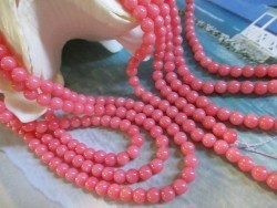 珊瑚 パーツ　珊瑚 ビーズ　オレン系ピンク珊瑚　丸珠　2mm珠 手芸用人工さんごビーズ