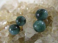 エメラルド　ペンダントトップ　アクセサリーパーツ　丸珠　6mm珠（ばらケ売り）天然石　天然石ビーズエメラルドはアクアマリンと同じ属性5月の誕生石