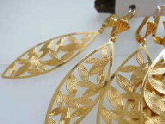 シルバー ピアス　メタル ピアス　イエローゴールドのチャームピアス−49