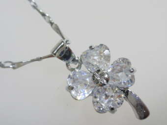 Rakuten - クローバー ネックレス レディース ジュエリー アクセサリー CZ ネックレス CZ ネックレス −107 クリスタル/ クリスタル ネックレス CZ きらきら ネックレズ CZ 煌めきのネックレス 姫 ネックレス CZ ネックレス キュービックジルコニア ネックレス