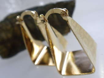 シルバー ピアス　メタル ピアス　イエローゴールドのチャームピアス−57