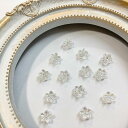 ★在庫限り★【 アクリル オーロラ 塗装 フラワー 7x7x4mm 20ヶ j4 】アクセサリーパーツ 日本製 ビーズ 変型 花 aurora 虹色 AB プラ プラスチック 透明 クリア 透け感 通し穴 ハンドメイド 手作り パーツ アクセサリー ピアス イヤリング ネックレス リング