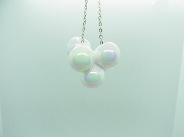 【アクリル 鈴丸 太白オーロラ 12mm 10ヶ j4】 日本製 すずまる スズマル ボタン ビーズ プラ プラスチック オーロラ AB 虹 カラー 通し穴 ハンドメイド 手作り パーツ アクセサリー ピアス イヤリング ネックレス リング