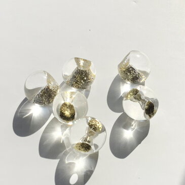 【アクリル 鈴丸 ラメライン ゴールド 10mm 10ヶ j4】 日本製 すずまる スズマル ベル ベル型 ボタン ビーズ プラ プラスチック 透明 クリア クリスタル ラメ カラー 通し穴 ハンドメイド 手作り パーツ 作家 業務用 アクセサリー ピアス イヤリング ネックレス リング